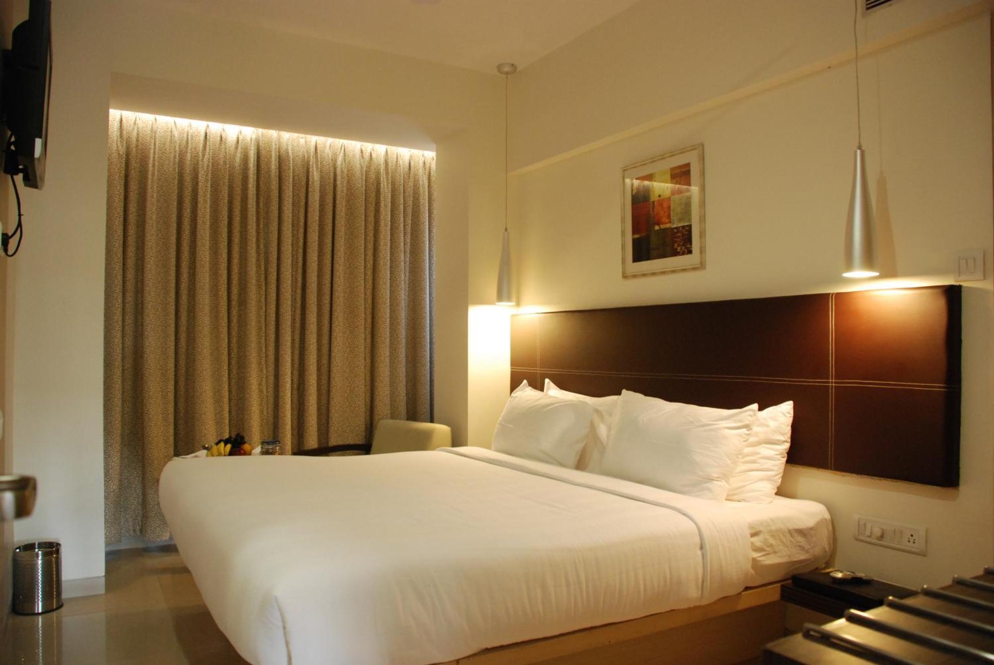 The Oriental Residency Hotel Mumbai Ngoại thất bức ảnh