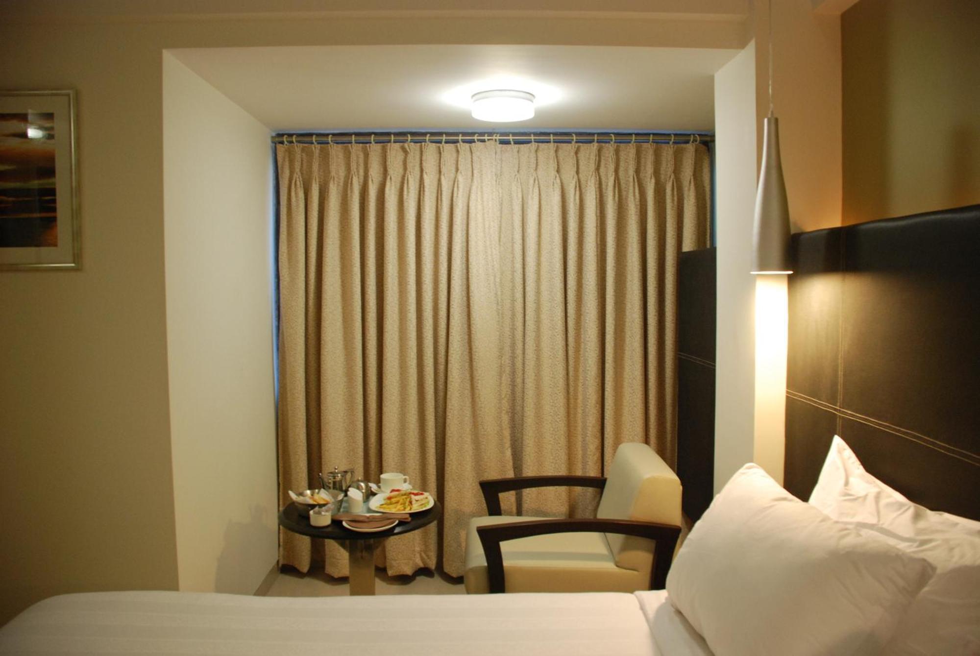 The Oriental Residency Hotel Mumbai Ngoại thất bức ảnh