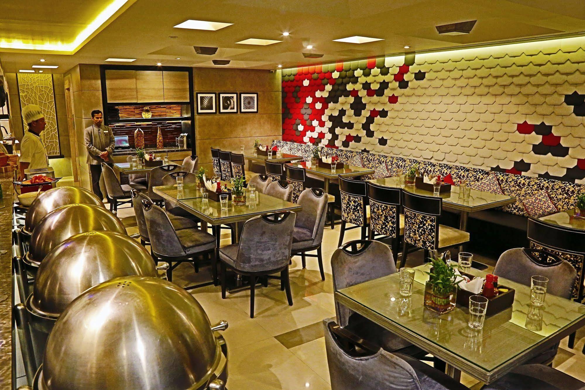 The Oriental Residency Hotel Mumbai Ngoại thất bức ảnh